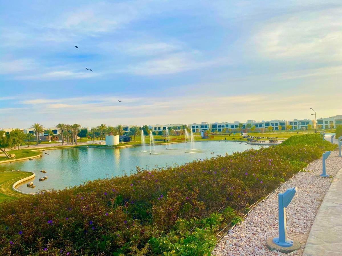 דוחה Retaj Salwa Resort & Spa מראה חיצוני תמונה View of the lake at Al-Shaqra