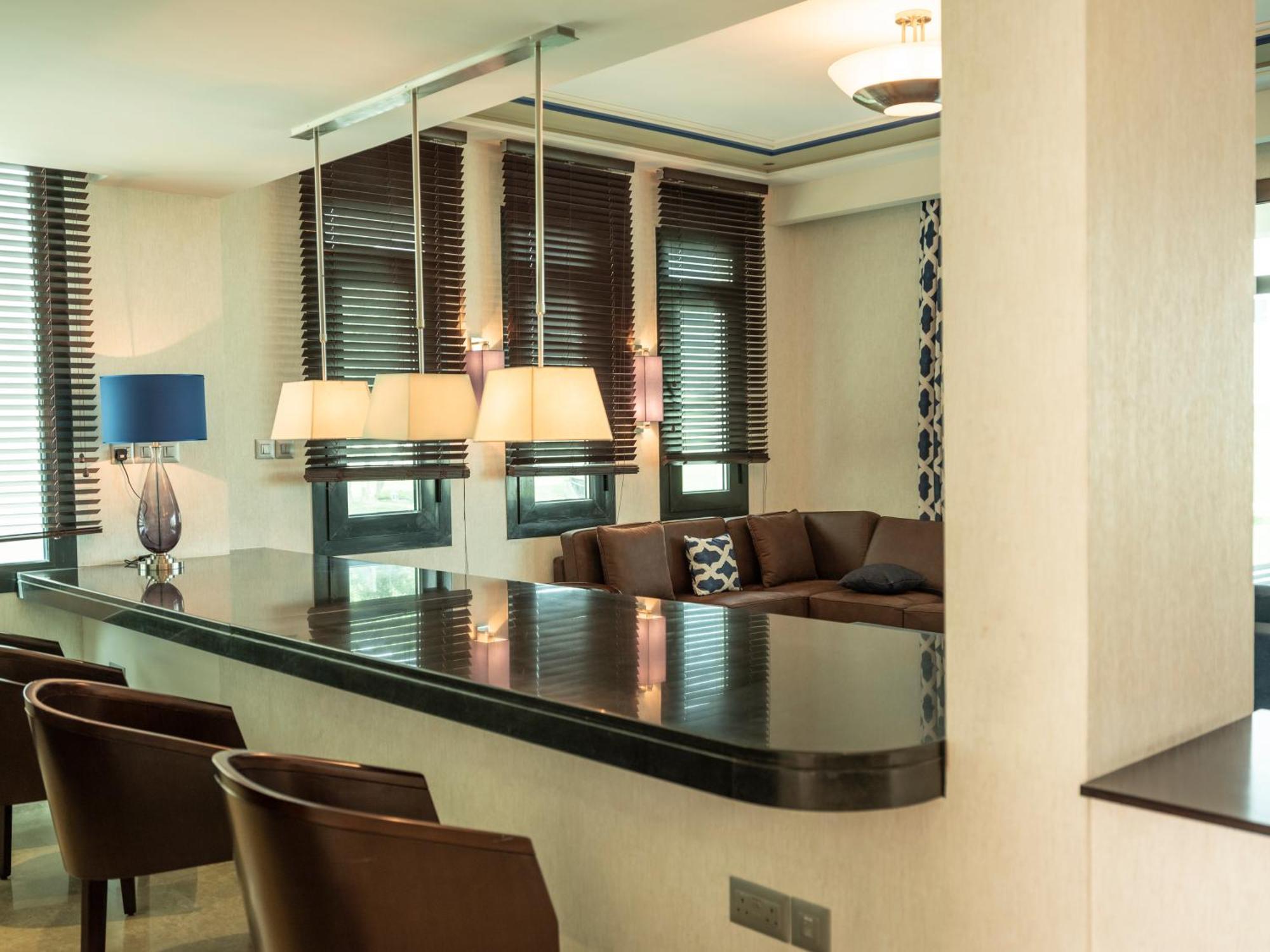 דוחה Retaj Salwa Resort & Spa מראה חיצוני תמונה A modern interior