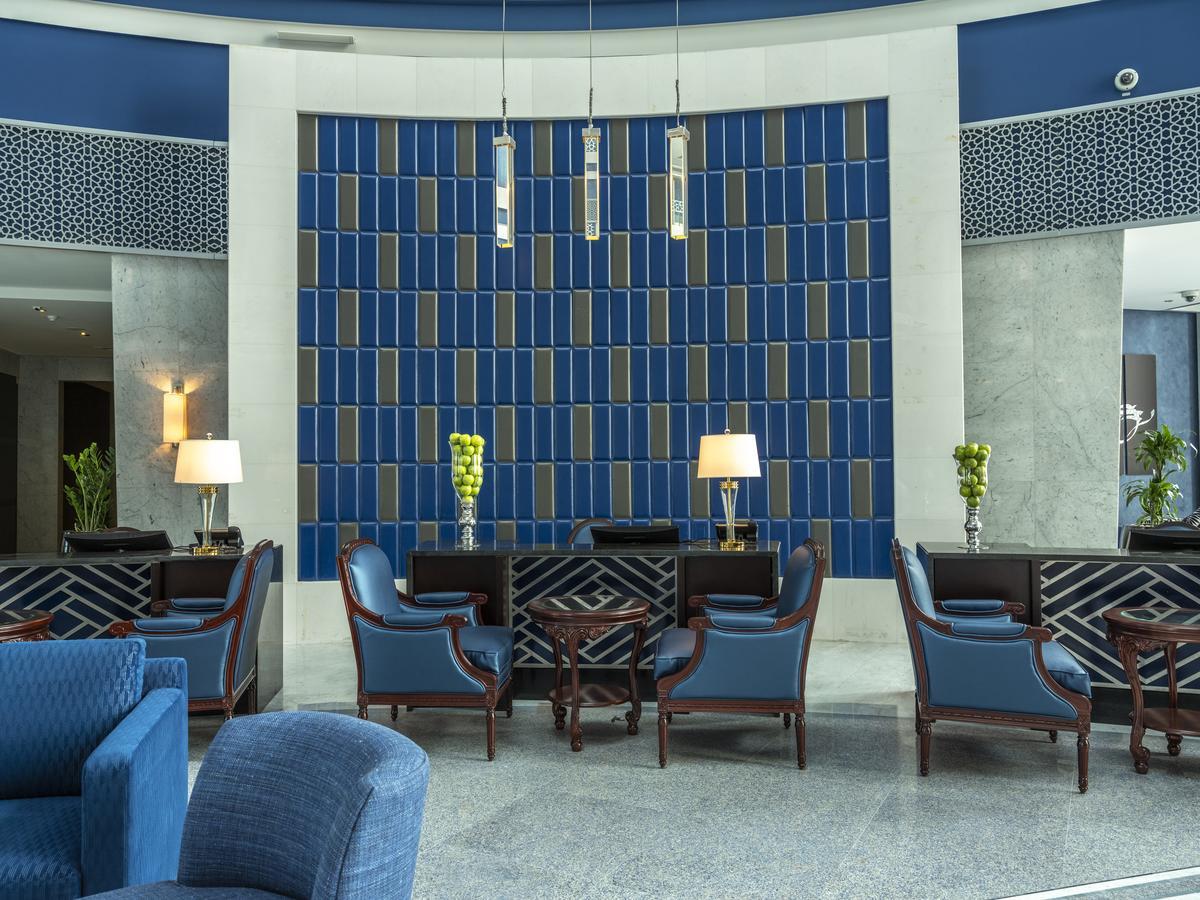 דוחה Retaj Salwa Resort & Spa מראה חיצוני תמונה The lobby of the hotel