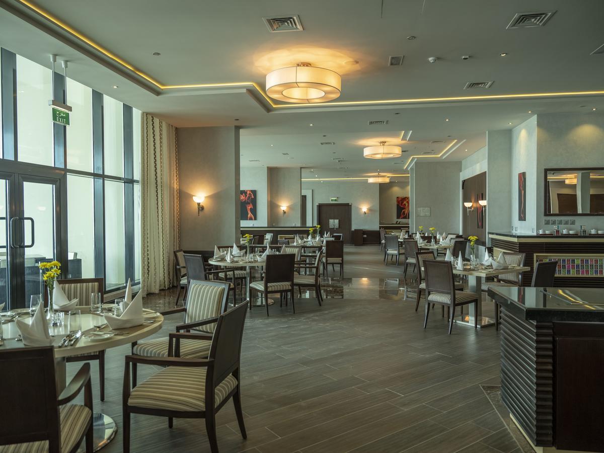 דוחה Retaj Salwa Resort & Spa מראה חיצוני תמונה The restaurant at the hotel