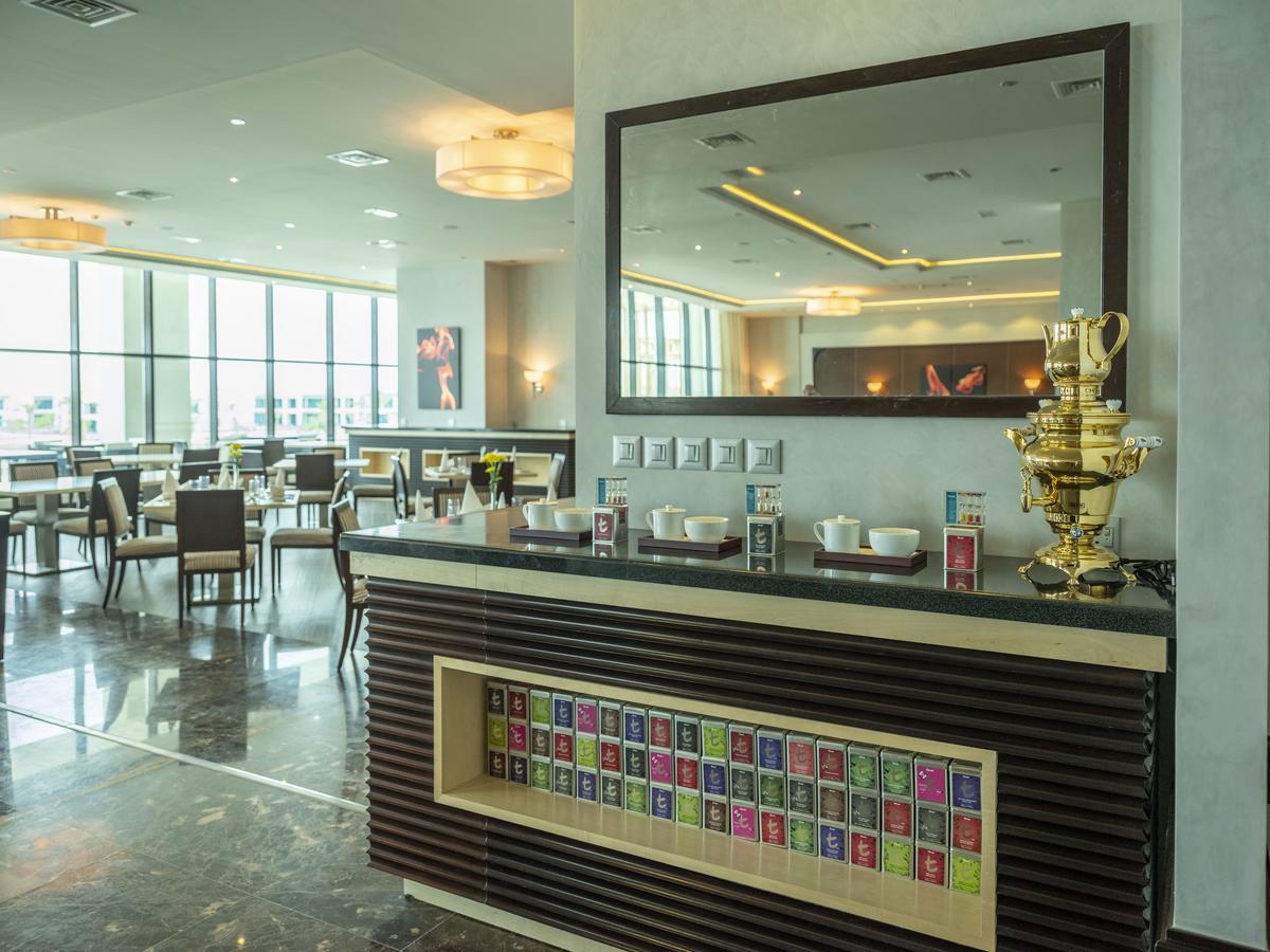 דוחה Retaj Salwa Resort & Spa מראה חיצוני תמונה The lounge at the airport