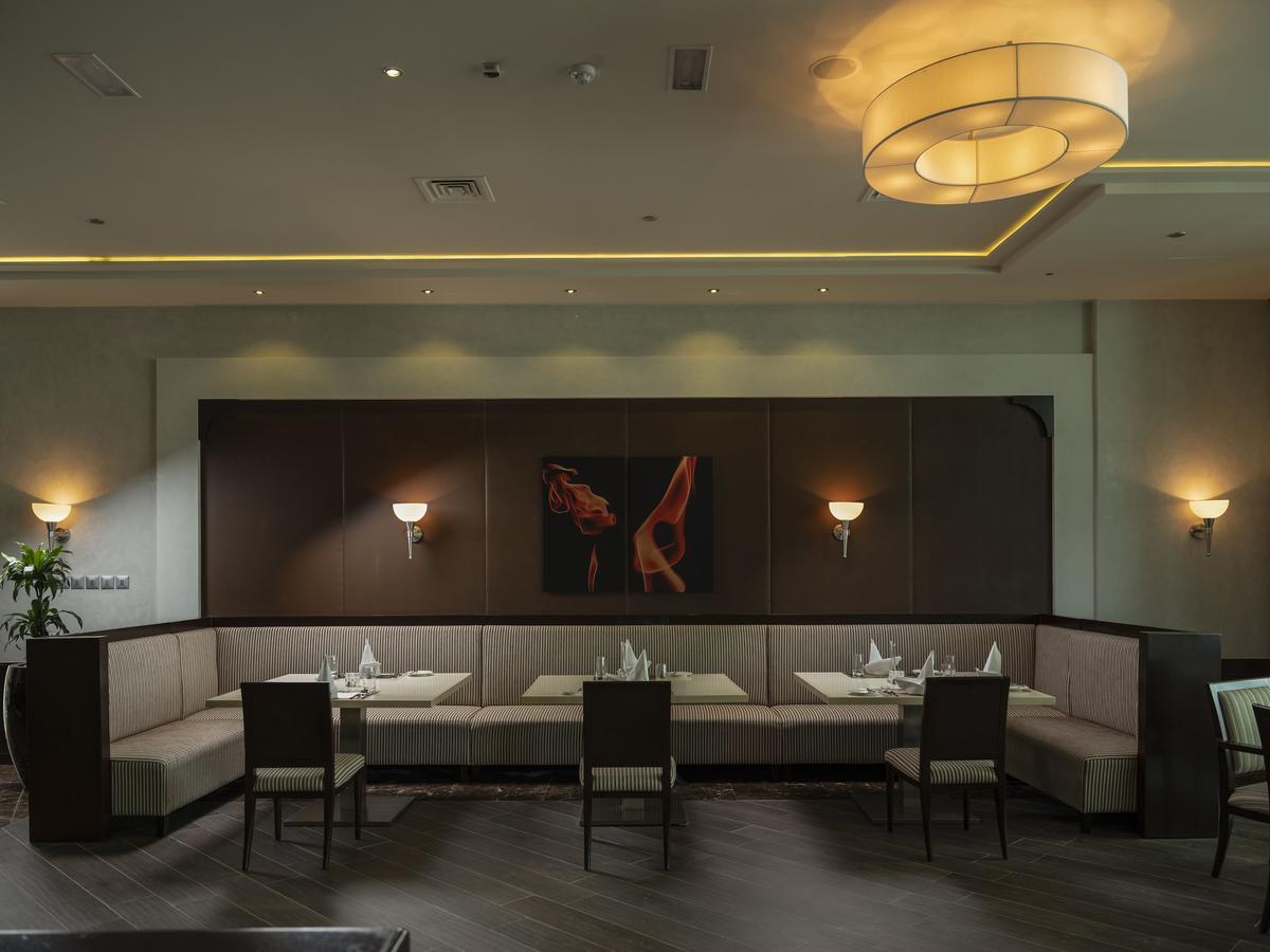 דוחה Retaj Salwa Resort & Spa מראה חיצוני תמונה The interior of the restaurant
